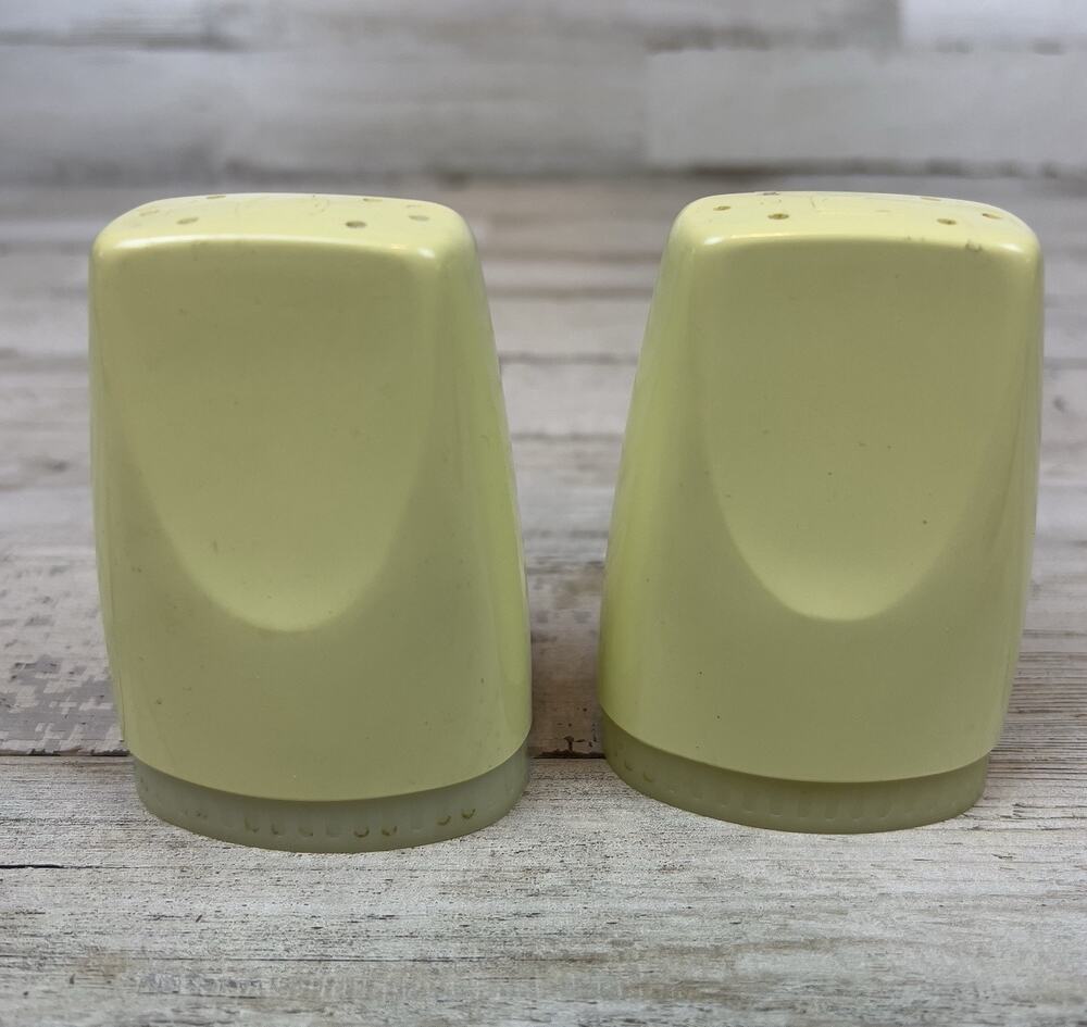 Vintage 1960s Boonton Ware Yellow Melmac Salt Pepper Shaker Set Mid Century